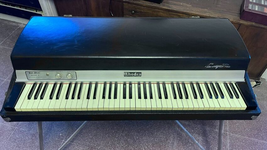 Reparación Piano Fender Rhodes en Madrid